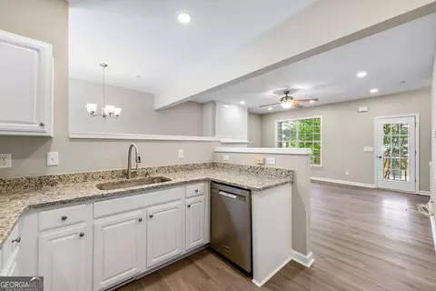 213 Riverstone Commons Cir, Canton, GA 30114 photo 10