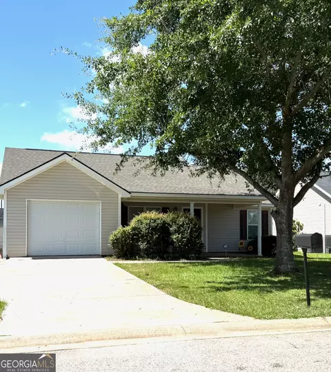 105 Coronation Dr, Bonaire, GA 31005