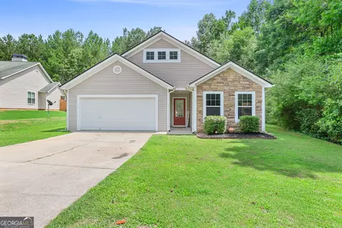 107 Meadowbrook Ln, Grantville, GA 30220
