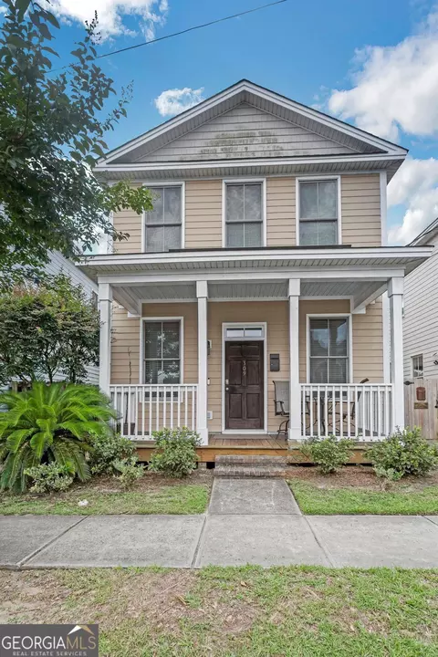 309 E 41st St, Savannah, GA 31401