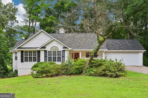 345 Sharon Dr, Fayetteville, GA 30214