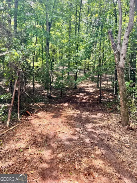 353 Retreat Trl, Lagrange, GA 30240