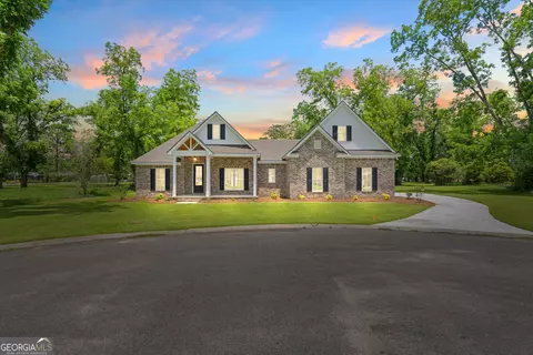 19 Honeysuckle Dr, Claxton, GA 30417