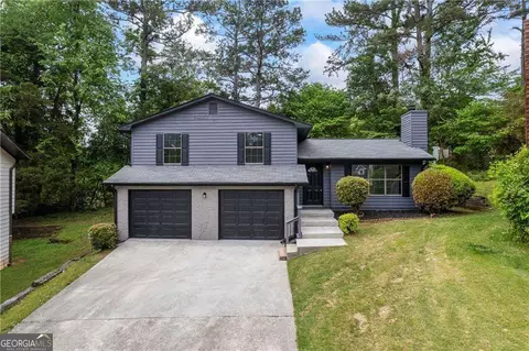2246 Hightrail Ct, Lithonia, GA 30058
