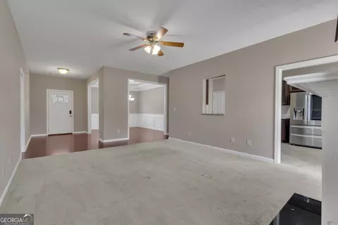 Living - 502 Creekside Dr, Lagrange, GA 30240 photo 4 of 4