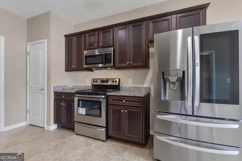 Kitchen - 502 Creekside Dr, Lagrange, GA 30240 photo 3 of 3