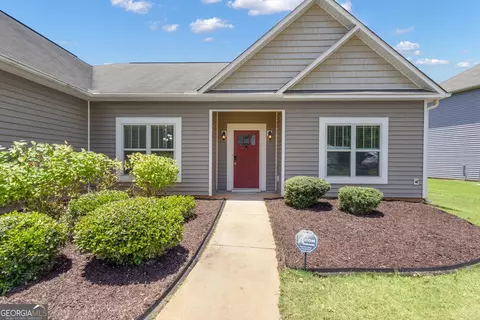 Exterior - 502 Creekside Dr, Lagrange, GA 30240 photo 1 of 9