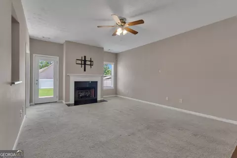 Living - 502 Creekside Dr, Lagrange, GA 30240 photo 3 of 4