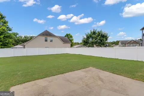 Exterior - 502 Creekside Dr, Lagrange, GA 30240 photo 2 of 9