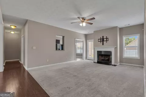 Living - 502 Creekside Dr, Lagrange, GA 30240 photo 2 of 4
