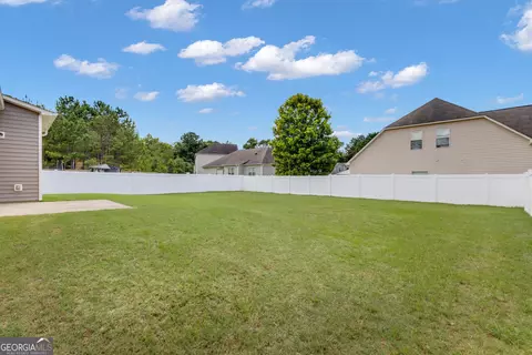 Exterior - 502 Creekside Dr, Lagrange, GA 30240 photo 3 of 9