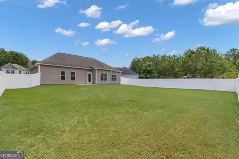 Exterior - 502 Creekside Dr, Lagrange, GA 30240 photo 4 of 9
