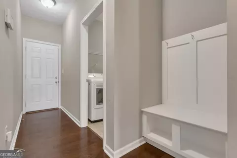 Entry Way - 502 Creekside Dr, Lagrange, GA 30240 photo 4 of 5