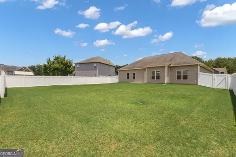 Exterior - 502 Creekside Dr, Lagrange, GA 30240 photo 6 of 9