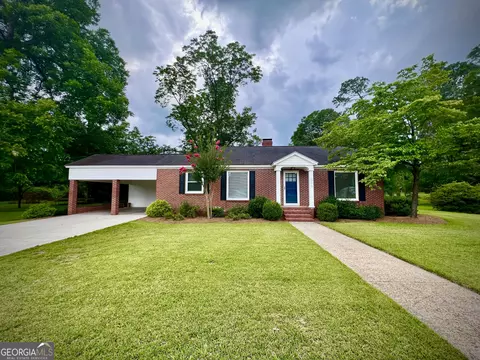 319 N Line St, Dexter, GA 31019