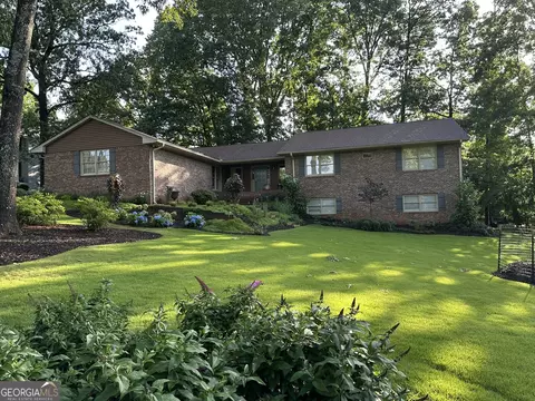 747 Dogwood Cir, Norcross, GA 30071