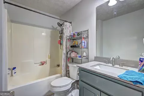 Bath - 160 Aaron Ct, Forsyth, GA 31029 photo 1 of 5