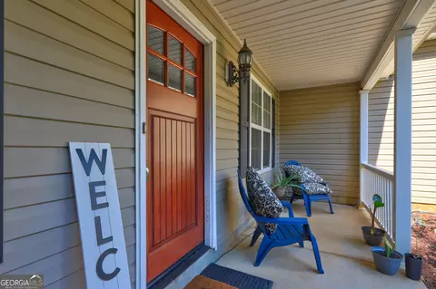 Exterior - 160 Aaron Ct, Forsyth, GA 31029 photo 8 of 10