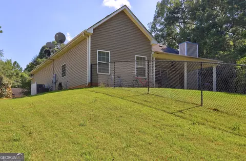 Exterior - 160 Aaron Ct, Forsyth, GA 31029 photo 7 of 10