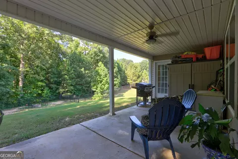 Exterior - 160 Aaron Ct, Forsyth, GA 31029 photo 9 of 10