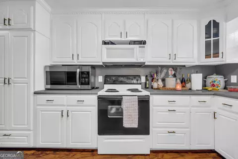 Kitchen - 116 Rickman St, Toccoa, GA 30577 photo 2 of 3