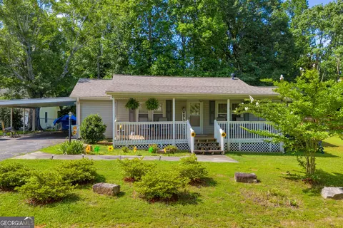 Exterior - 116 Rickman St, Toccoa, GA 30577 photo 2 of 8