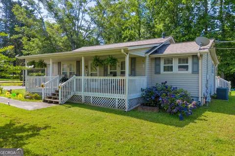 Exterior - 116 Rickman St, Toccoa, GA 30577 photo 4 of 8