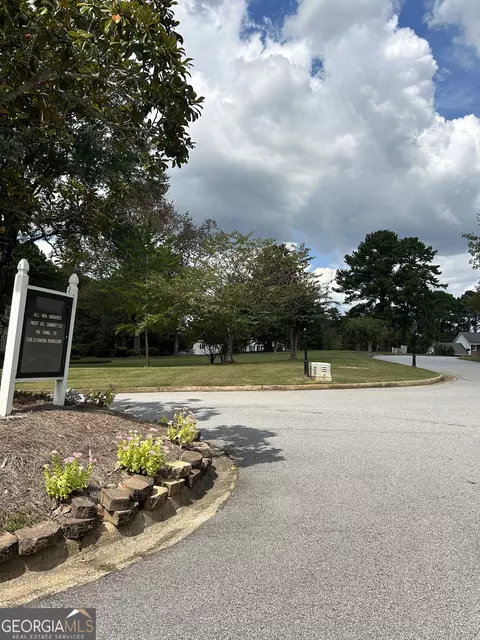 450 Dix Lee On Dr, Fayetteville, GA 30214