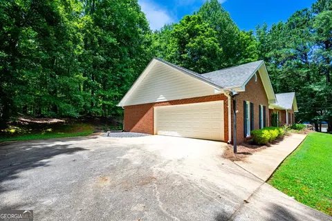 121 Colonial Ct, Lagrange, GA 30240 photo 4