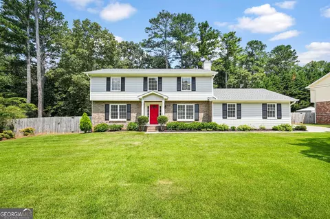 5663 Seville Ln, Stone Mountain, GA 30087