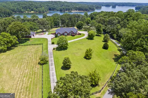 152 Lace Field Ln, Lavonia, GA 30553