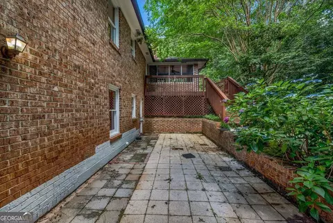 2585 Regency Dr E, Tucker, GA 30084 photo 4