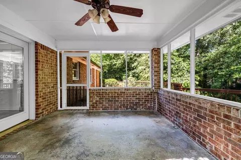 2585 Regency Dr E, Tucker, GA 30084 photo 7