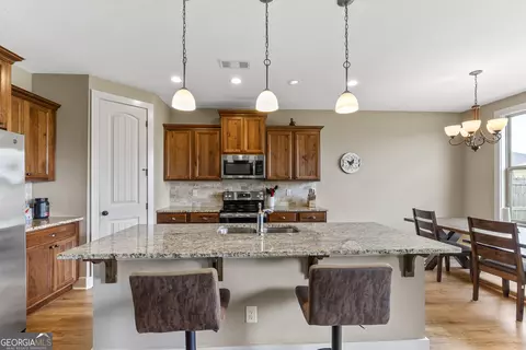 Kitchen - 206 Barnyard Way, Perry, GA 31069 photo 2 of 8