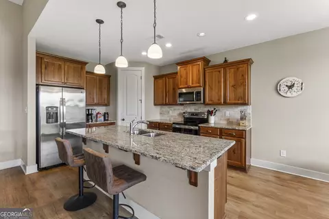 Kitchen - 206 Barnyard Way, Perry, GA 31069 photo 3 of 8