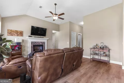Entry Way - 206 Barnyard Way, Perry, GA 31069 photo 3 of 4