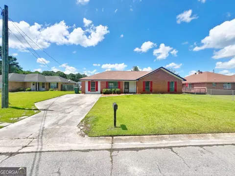 932 Highland Dr, Hinesville, GA 31313