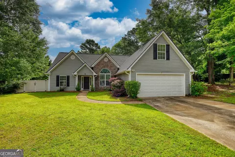 556 Walton Dr, Social Circle, GA 30025