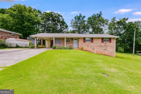 110 Kristy Ln, Carrollton, GA 30117