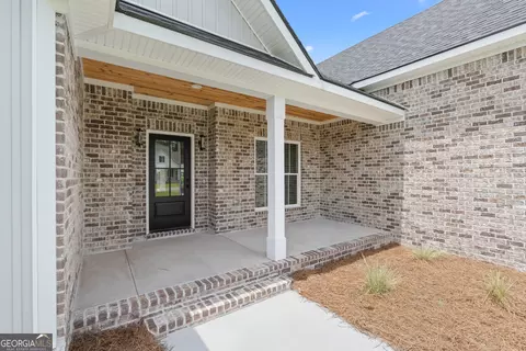 Exterior - 10 Honeysuckle Dr, Claxton, GA 30417 photo 3 of 7