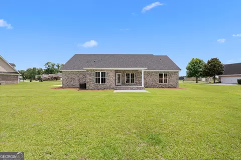Exterior - 10 Honeysuckle Dr, Claxton, GA 30417 photo 5 of 7