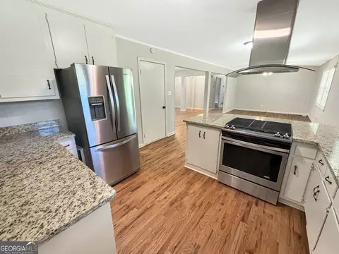 Kitchen - 314 Pine St, Barnesville, GA 30204 photo 4 of 4