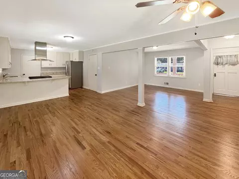 Living - 314 Pine St, Barnesville, GA 30204 photo 6 of 7