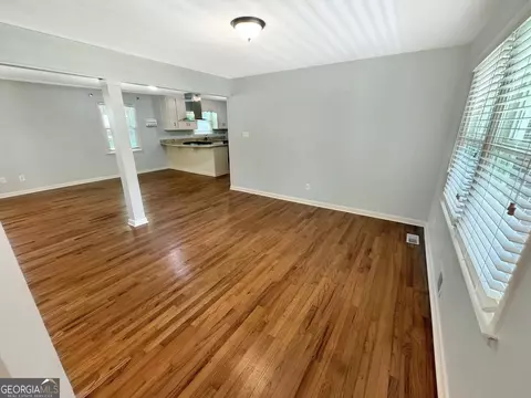 Living - 314 Pine St, Barnesville, GA 30204 photo 1 of 7