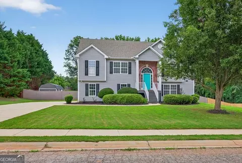 563 Bailey Dr, Jefferson, GA 30549