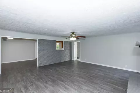 Living - 84 Poplar St, Guyton, GA 31312 photo 7 of 9