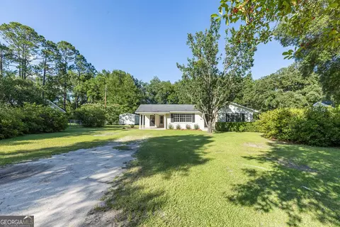 Exterior - 84 Poplar St, Guyton, GA 31312 photo 2 of 11