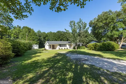 Exterior - 84 Poplar St, Guyton, GA 31312 photo 3 of 11