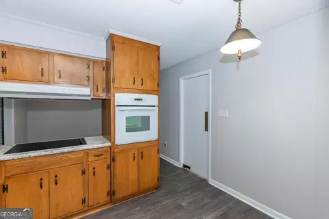 Kitchen - 84 Poplar St, Guyton, GA 31312 photo 3 of 4