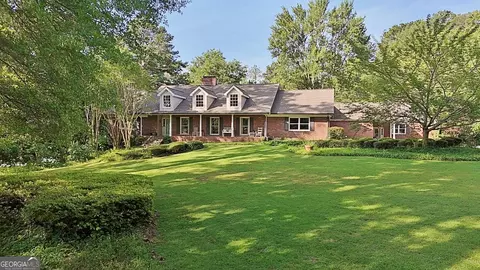 115 Shoal Creek Dr, Sharpsburg, GA 30277
